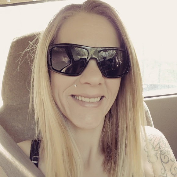 Meet your Posher, Starshine π βπ βπ βπ βπ βπ - Picture 3 of 4